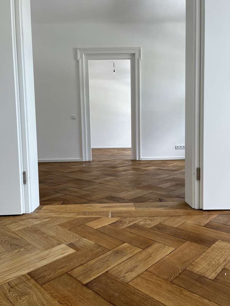 Geräumige 4,5-Zimmer-Altbauwohnung mit Fischgrätparkett in Schwabing, München