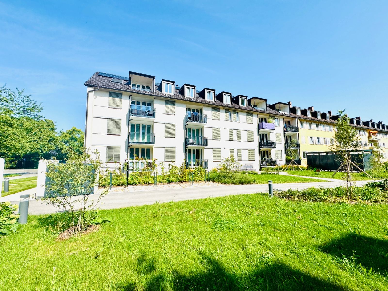 Helle Dachgeschoss-Wohnung mit großer Süd-Loggia, Sendling-Westpark München