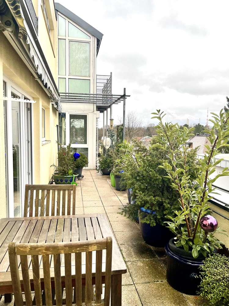 1-Zimmer-Dachgeschosswohnung mit Südterrasse in der Situlistraße, München