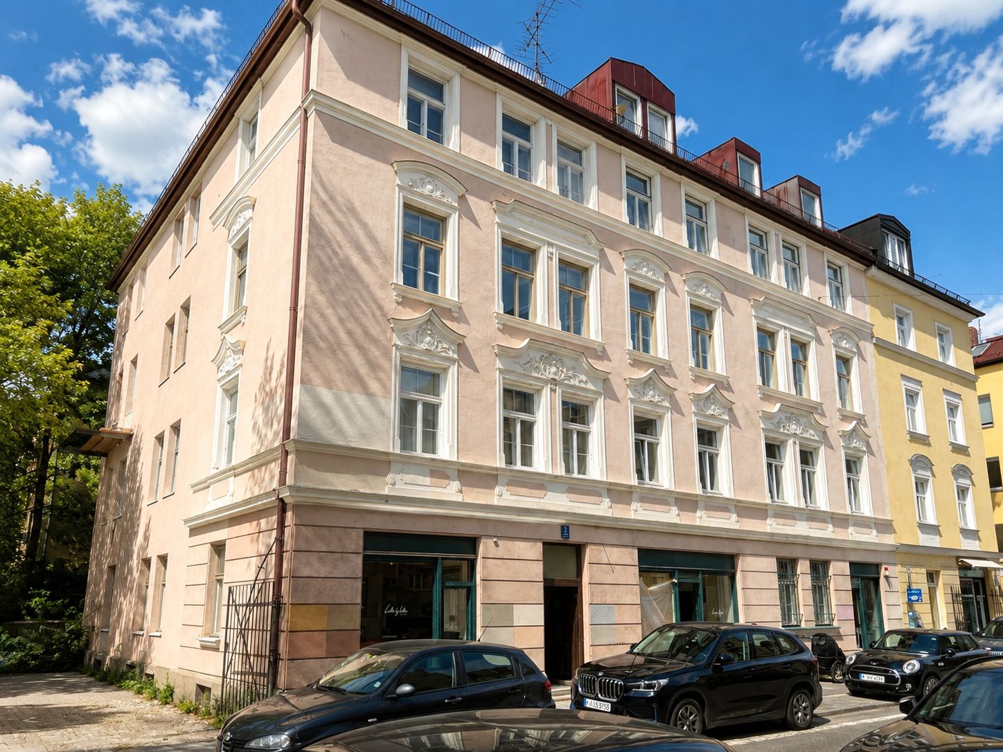 Kernsanierte 4,5-Zimmer-Altbauwohnung in der Kurfürstenstraße, Schwabing